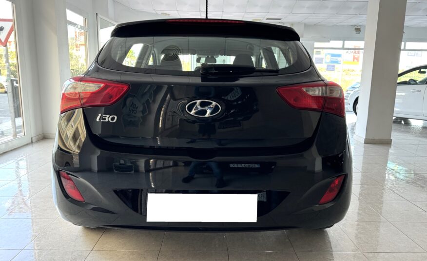 HYUNDAI i30 1.4i 100cv 5p