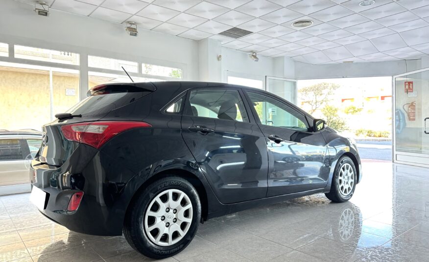 HYUNDAI i30 1.4i 100cv 5p