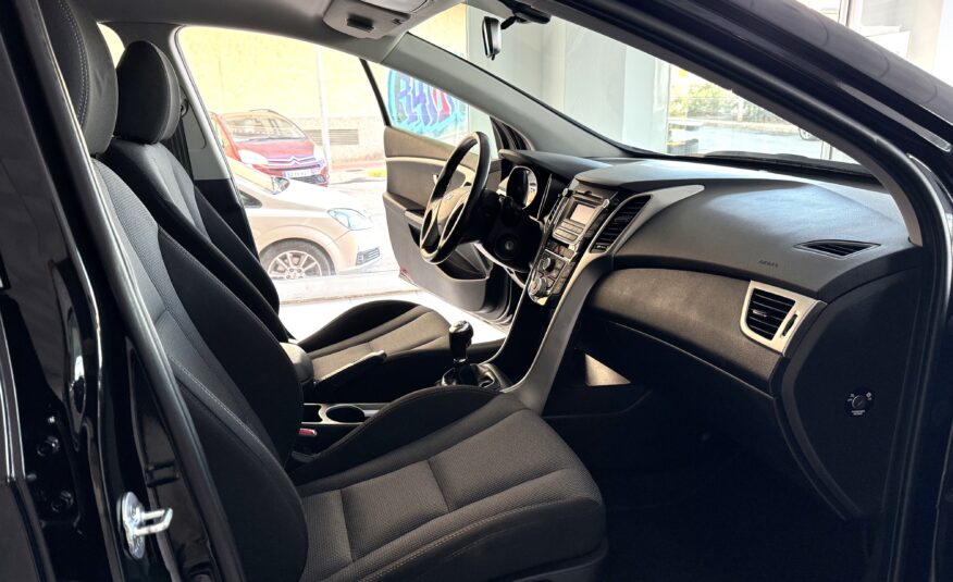 HYUNDAI i30 1.4i 100cv 5p