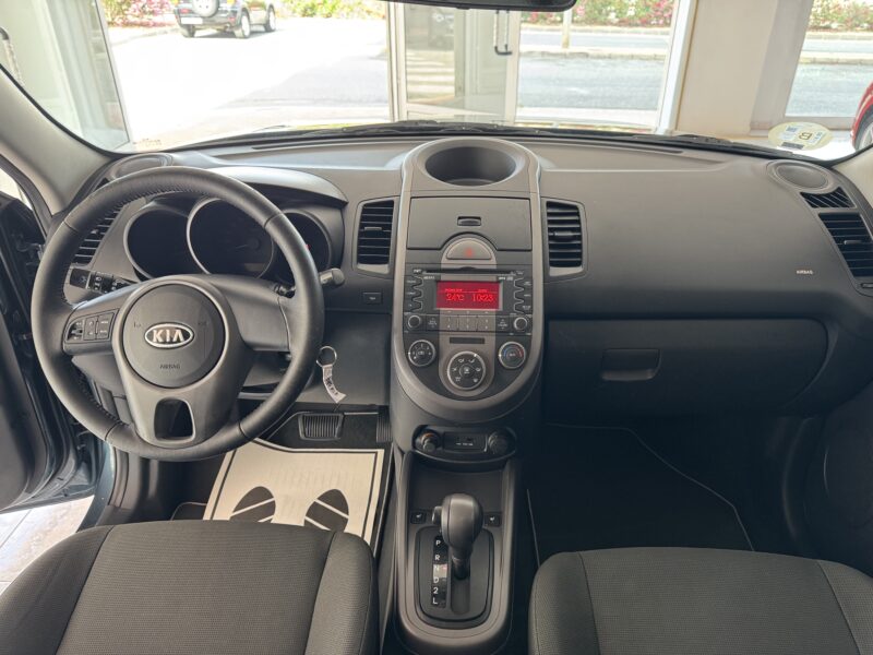 KIA soul 1.6CRDI 128cv Automático 5p