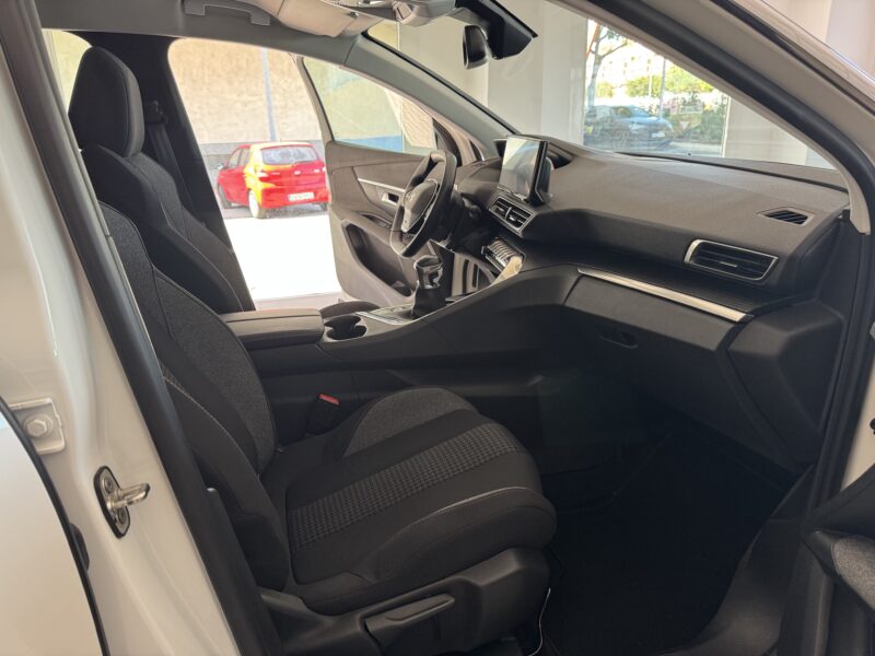 PEUGEOT 3008 1.5HDI 130cv Active Pack 5p