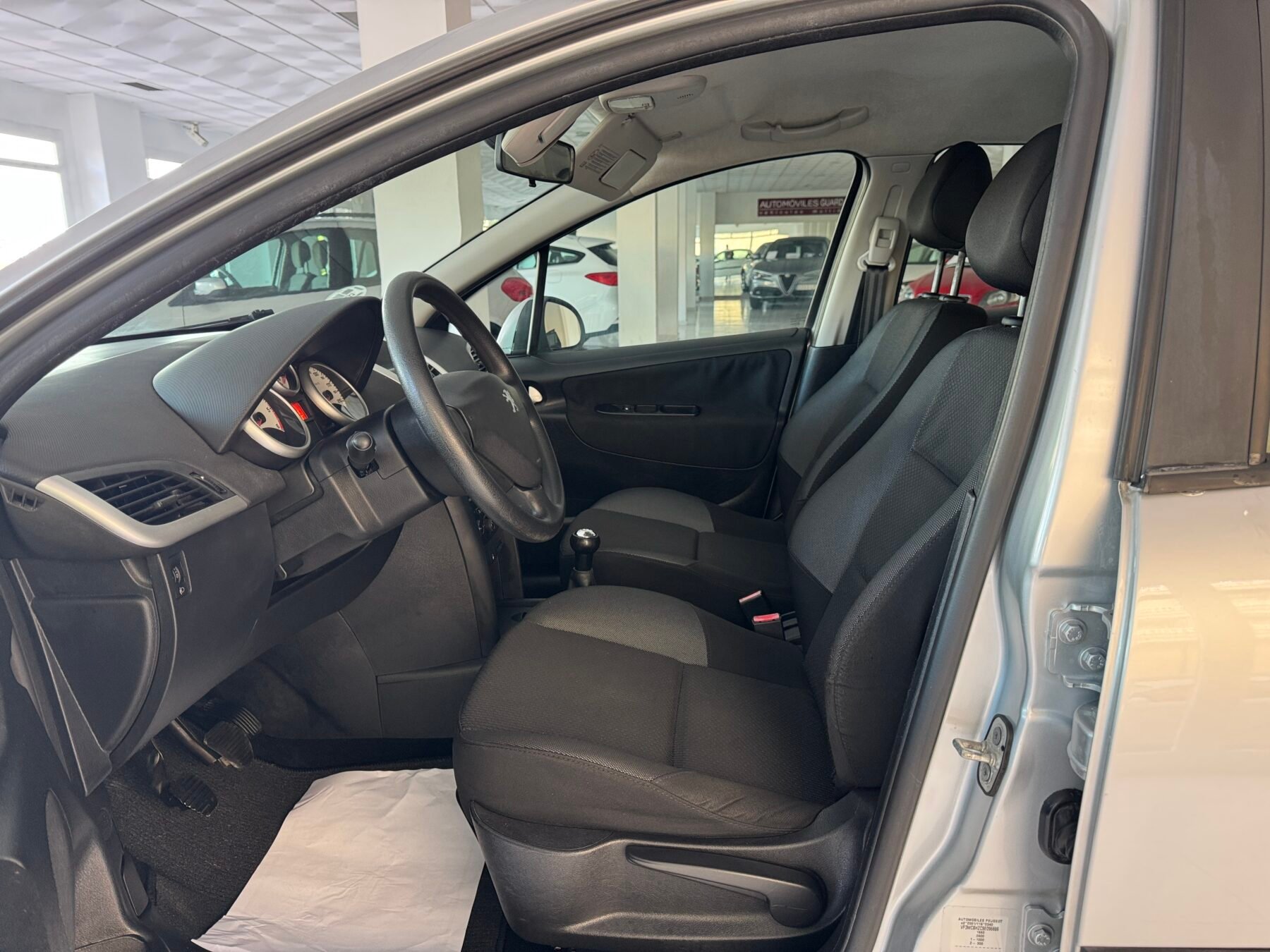 PEUGEOT 207 1.4HDI 70cv 5p