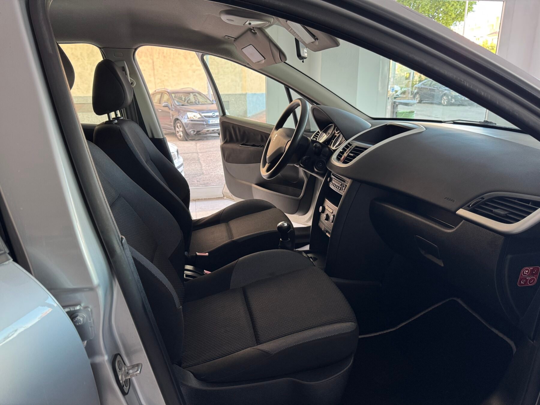 PEUGEOT 207 1.4HDI 70cv 5p