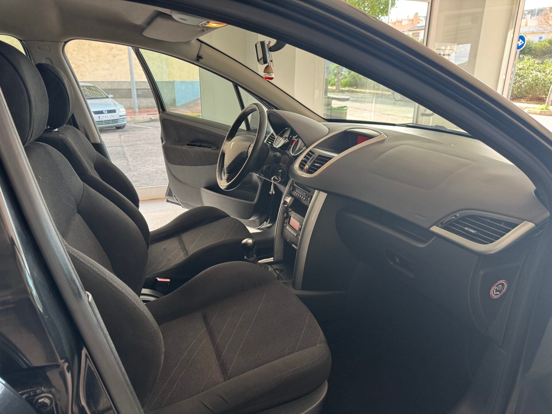 PEUGEOT 207 1.6HDI 90cv 5p