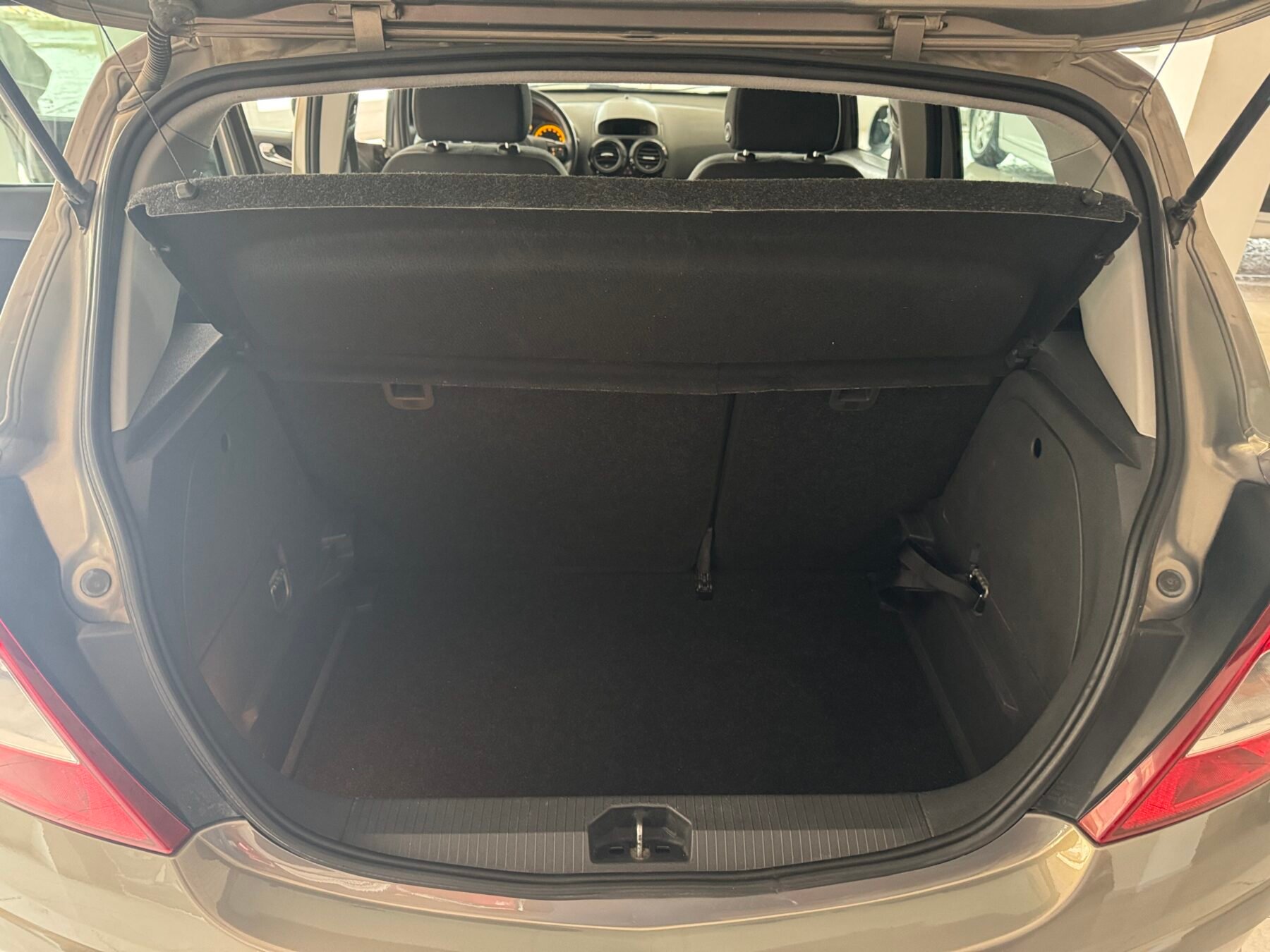 OPEL corsa 1.2i 111 Years 85cv 5p