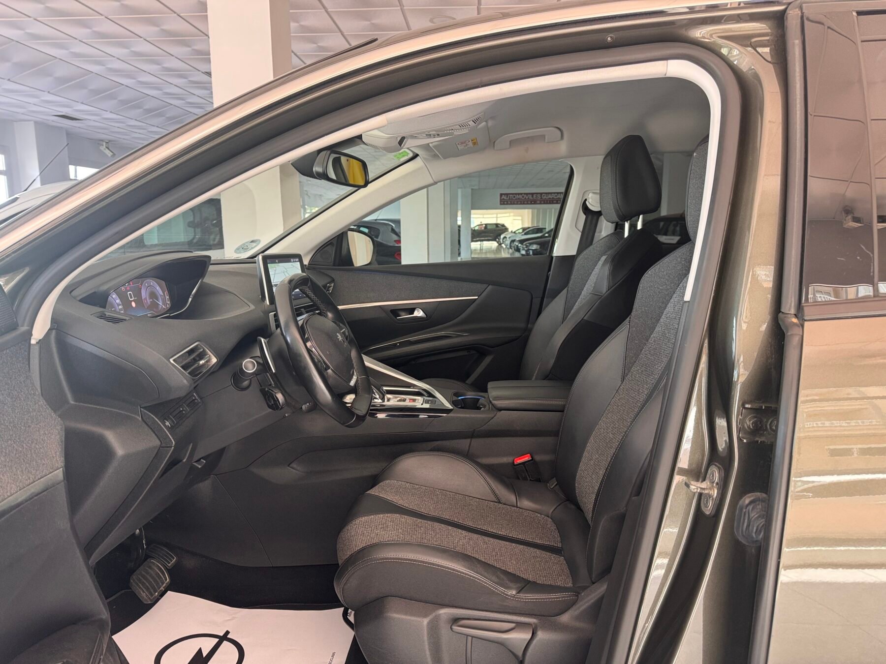 PEUGEOT 3008 1.5 BlueHDI 131cv Autom. Allure 5p