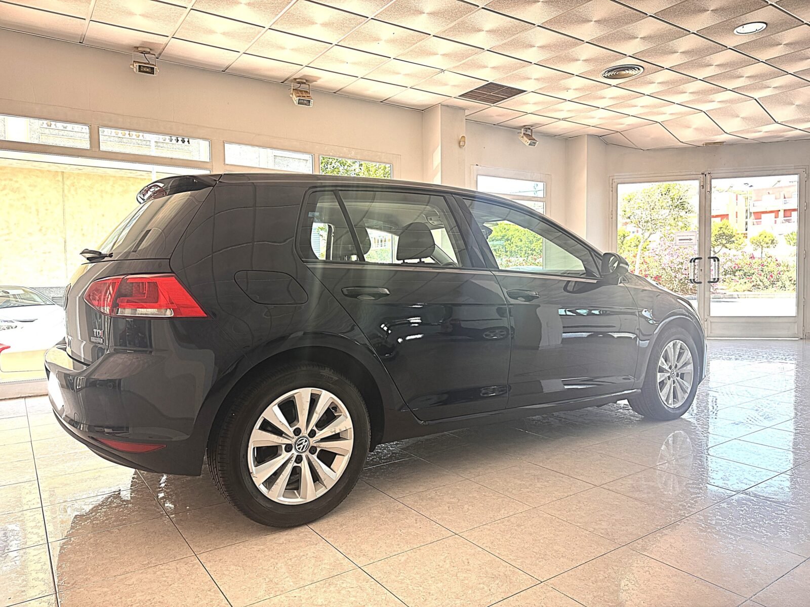 VOLKSWAGEN Golf 1.6TDI 105cv Bluemotion 5p