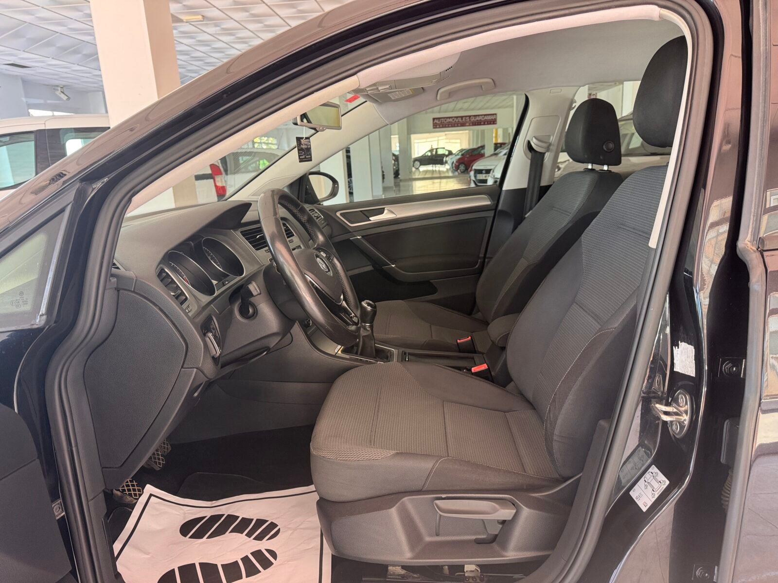 VOLKSWAGEN Golf 1.6TDI 105cv Bluemotion 5p