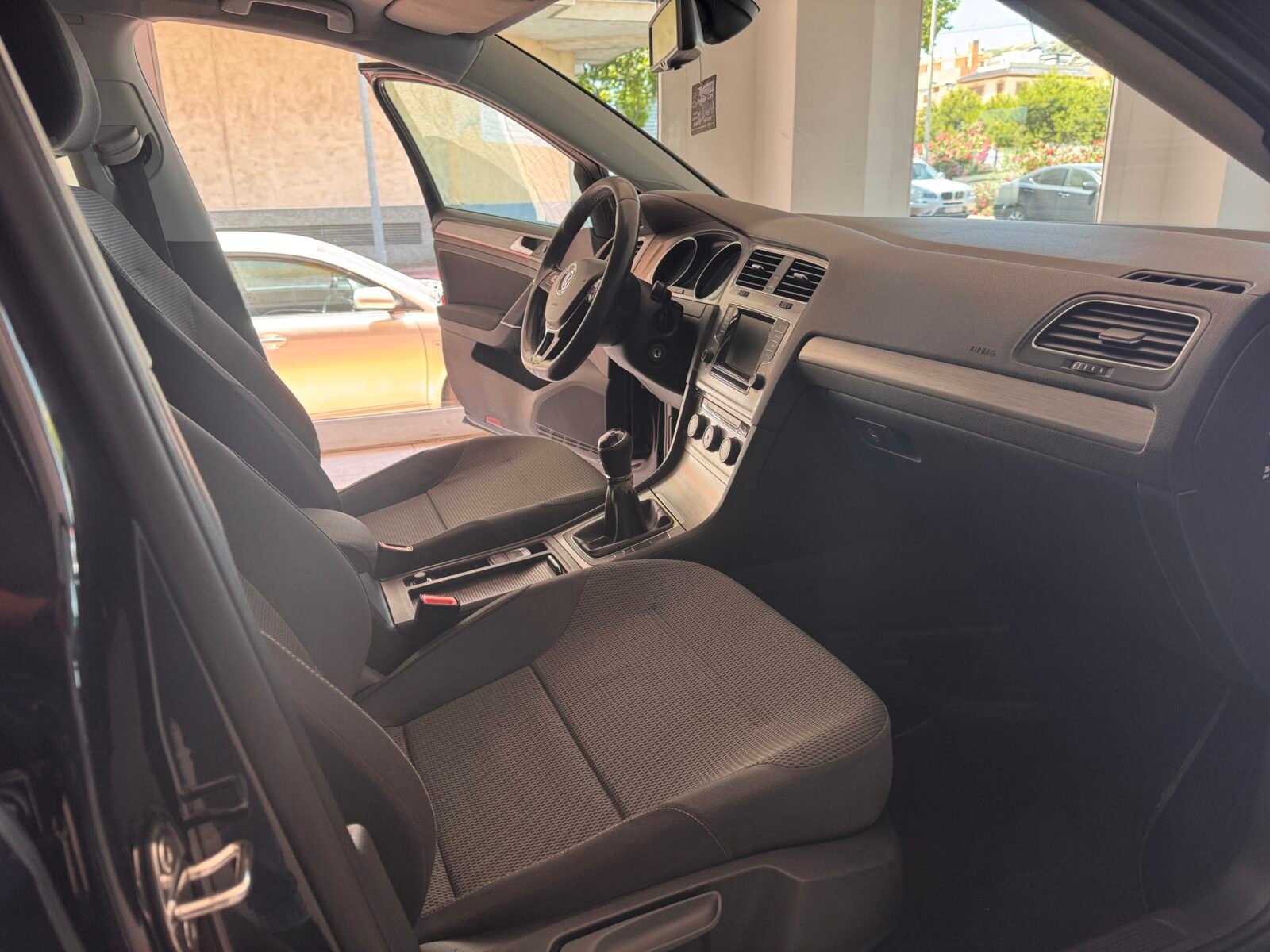 VOLKSWAGEN Golf 1.6TDI 105cv Bluemotion 5p