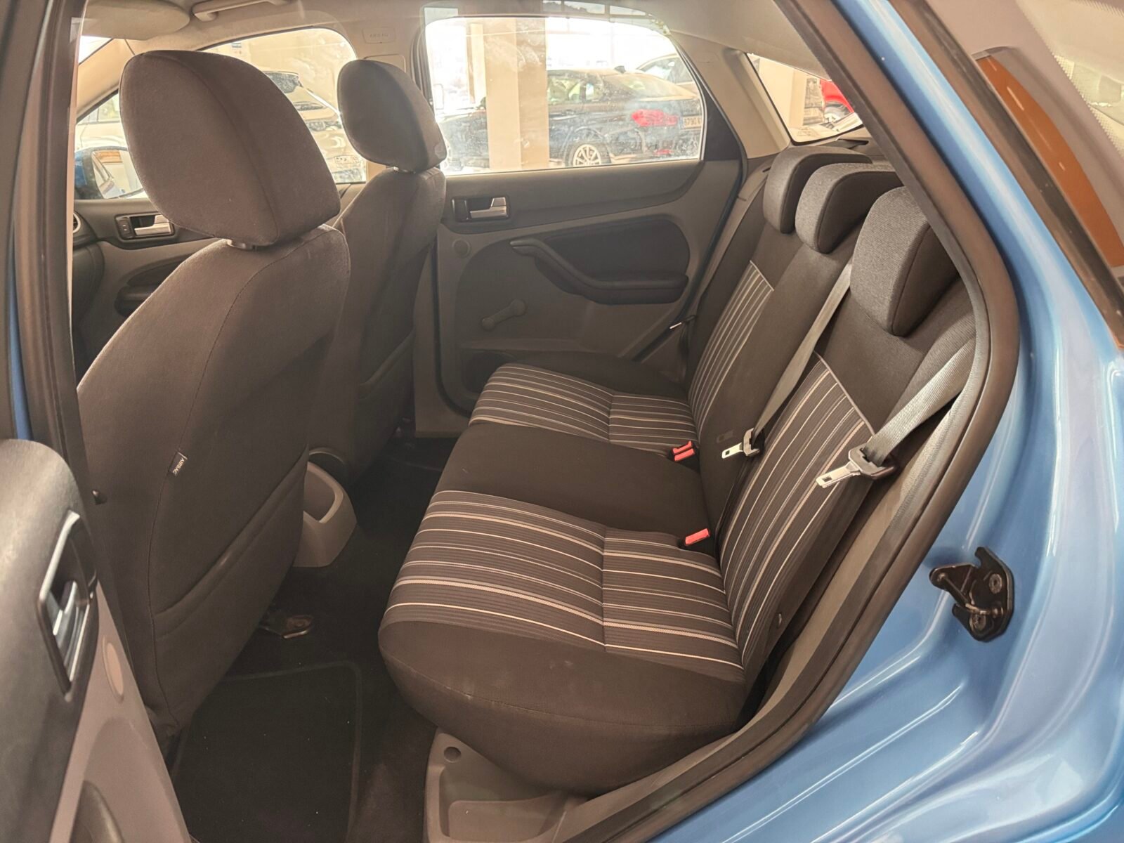 FORD Focus 1.6i 100cv Trend 5p Automático