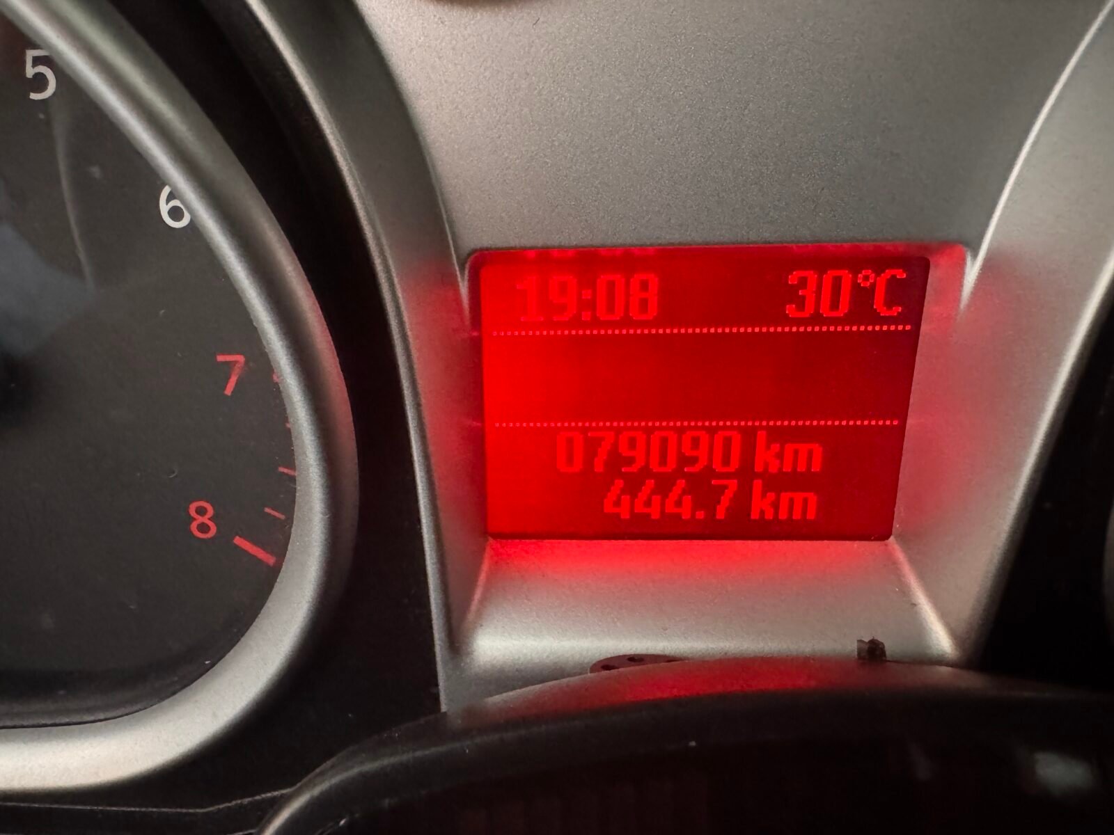 FORD Focus 1.6i 100cv Trend 5p Automático