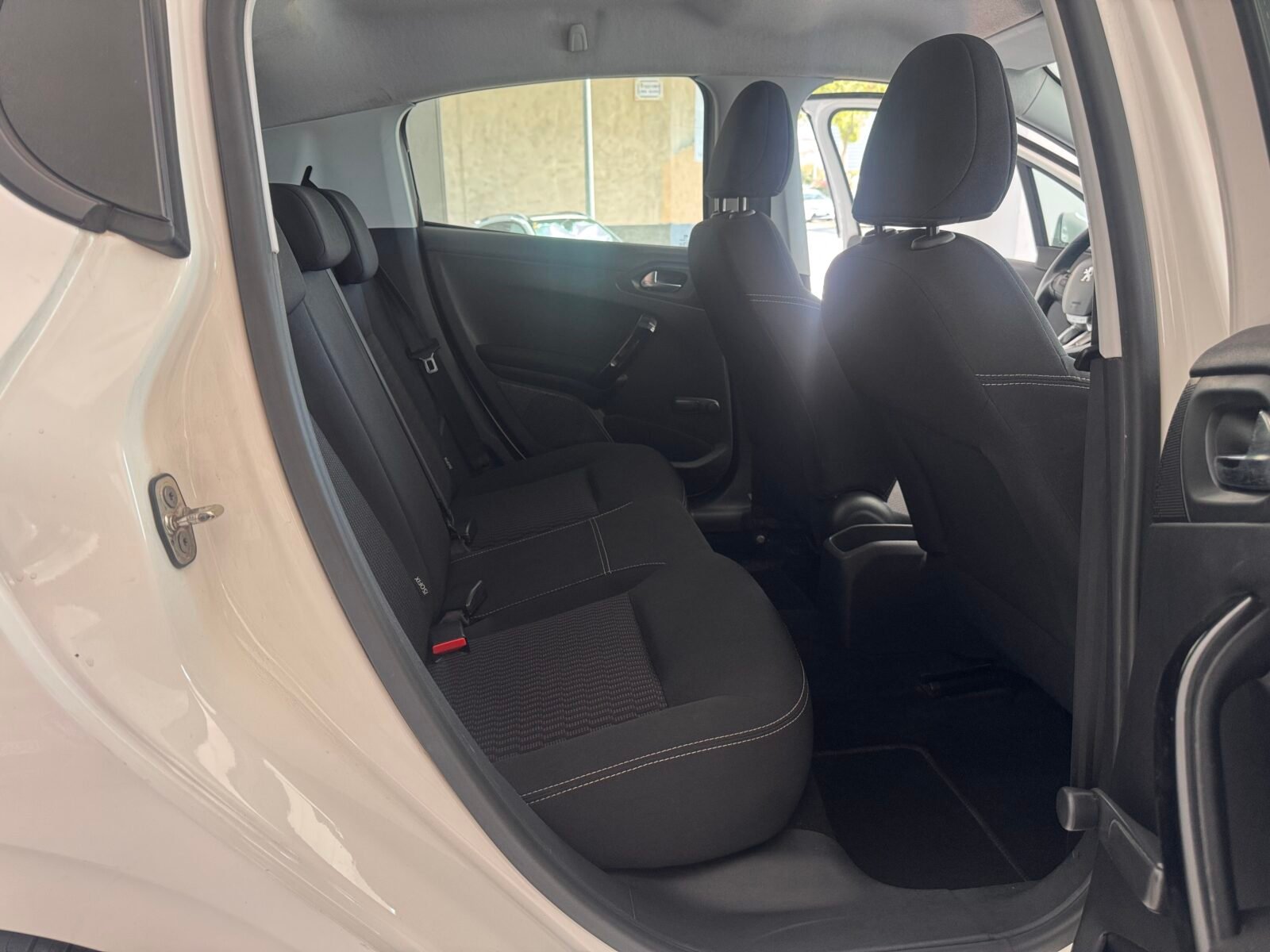 PEUGEOT 208 1.6HDI 75cv Active 5p